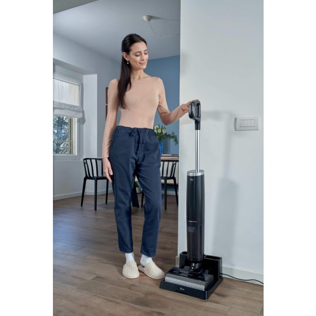 POKONČNI SESALNIK HOOVER HW300 011