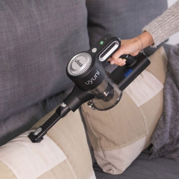 POKONČNI SESALNIK UFESA AE5022