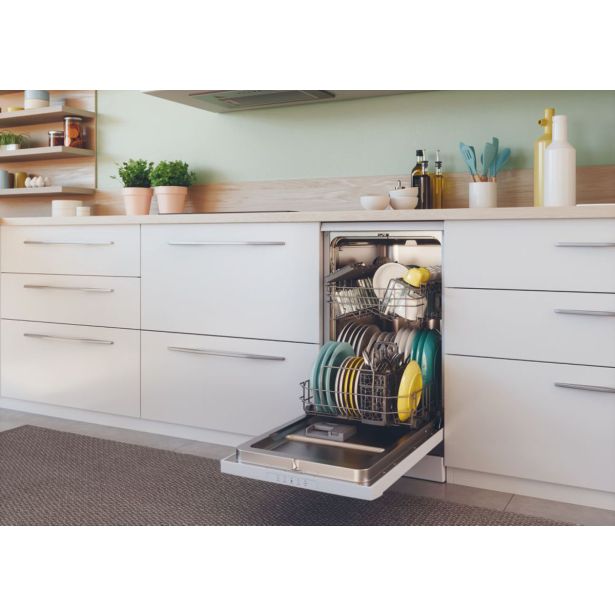 POMIVALNI STROJ CANDY CDPH 2L1047W