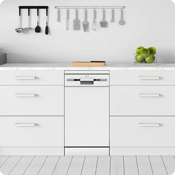 POMIVALNI STROJ TESLA WD461M