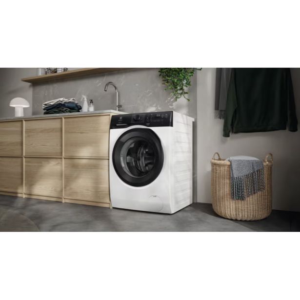PRALNI STROJ ELECTROLUX EW6F9482E