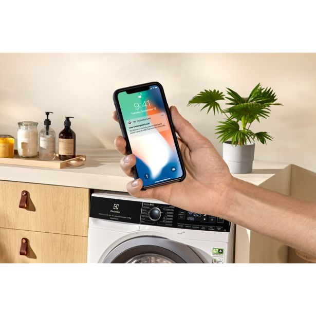 PRALNI STROJ ELECTROLUX EW8F169ASA