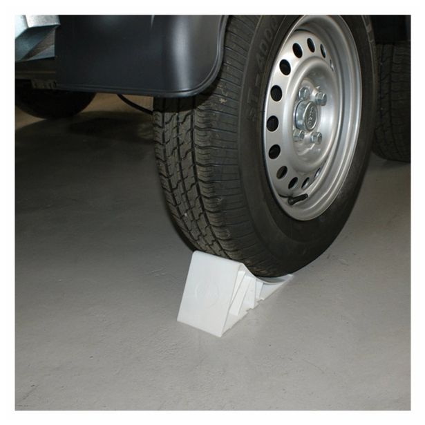 PRIBOR ZA PRIKOLICO PVC ZAGOZDA Z NOSILCEM BELA