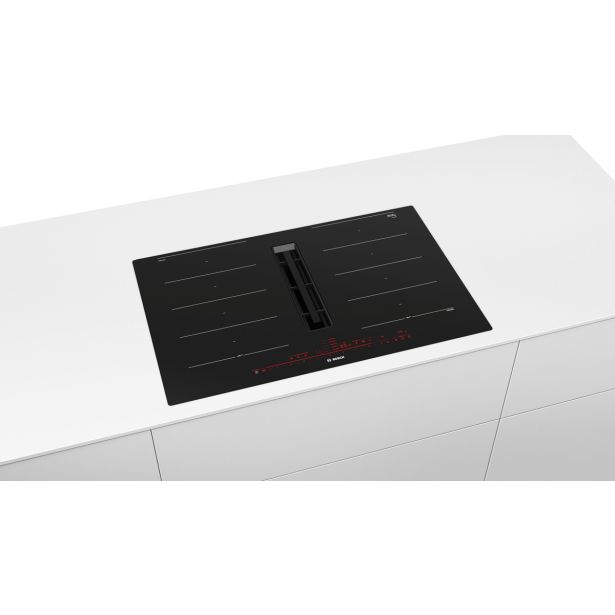 VGRADNA PLOŠČA Z NAPO BOSCH PXX801D57E Z INTEGRIRANO NAPO