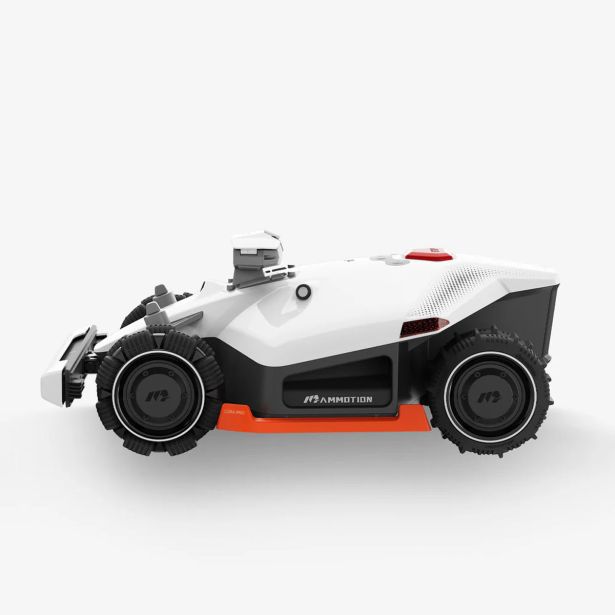 ROBOTSKA KOSILNICA MAMMOTION LUBA 2 10000X AWD