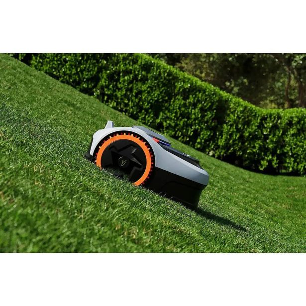 ROBOTSKA KOSILNICA SEGWAY NAVIMOW I206E AWD EU