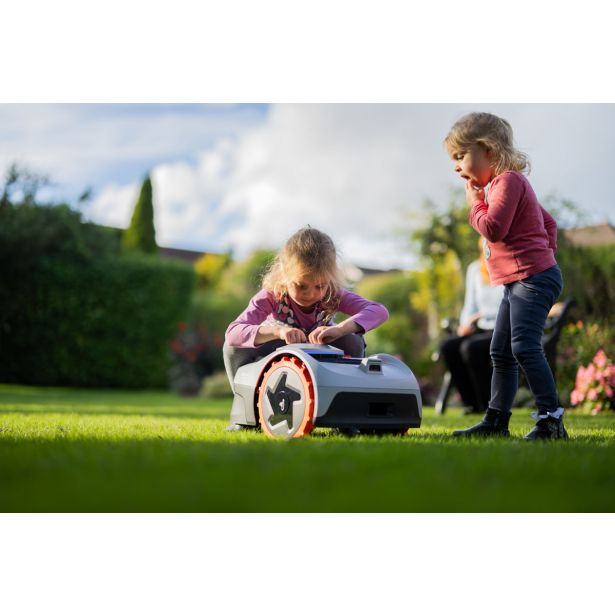 ROBOTSKA KOSILNICA SEGWAY NAVIMOW I105E 4G DO 500M2