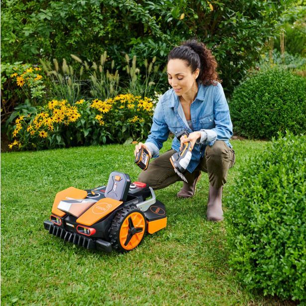 ROBOTSKA KOSILNICA WORX VISION M600 DO 600 M2