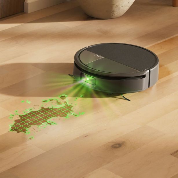 ROBOTSKI SESALNIK IROBOT MAX705 COMBO + AVTOWASH ČRN