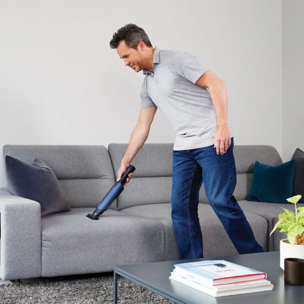 ROČNI AKUMUL. SESALNIK SHARK WV270EU