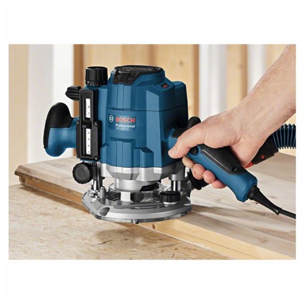 ROČNI NADREZKAR BOSCH GOF 1250 CE