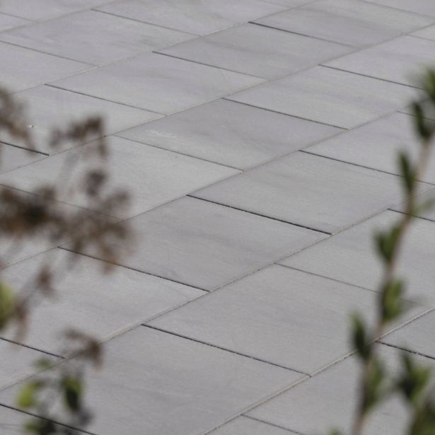 BETONSKI TLAKOVEC SEMMELROCK SENSO GRANDE 40/40/8 CM BAZALT SIVA