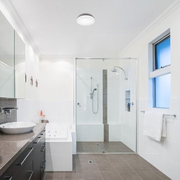 SENZORSKO SVETILO RABALUX ZENON SENZOR 18W BELO