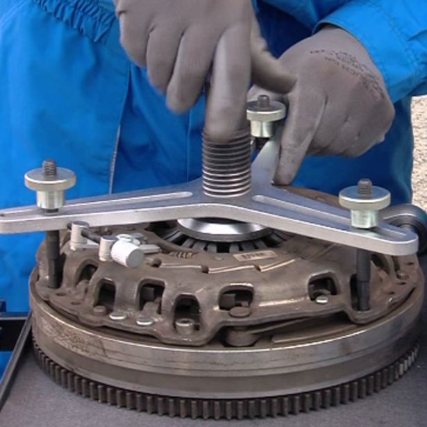 ORODJE ZA MEHANIKE UNIOR SET ZA SAMONAST. SKLOPKO ART. 2211