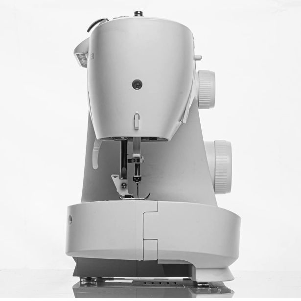 ŠIVALNI STROJ SINGER M2605