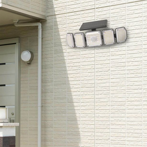 SOLARNA VRTNA SVETILKA ENTAC S SENZORJEM IN DALJINCEM 5 LED PANELOV CCT IP44