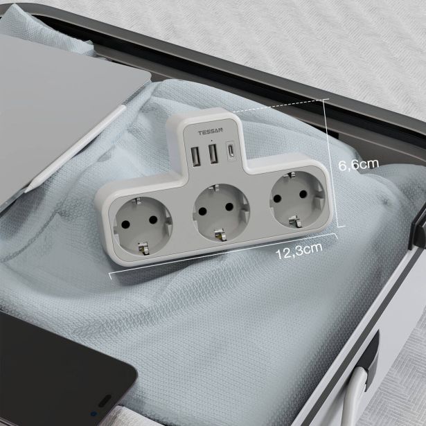 STENSKI ADAPTER TESSAN 323-C Z 3X AC, 2X USB-A IN 1X USB-C