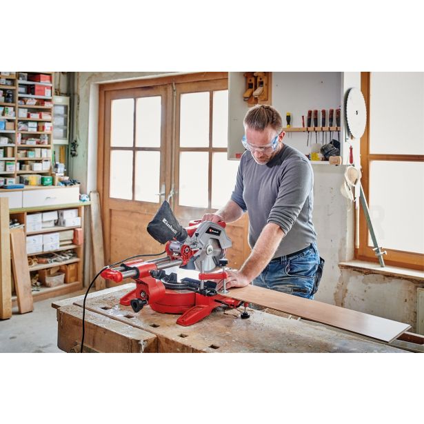 KROŽNA NAMIZNA ŽAGA EINHELL TC-SM 216