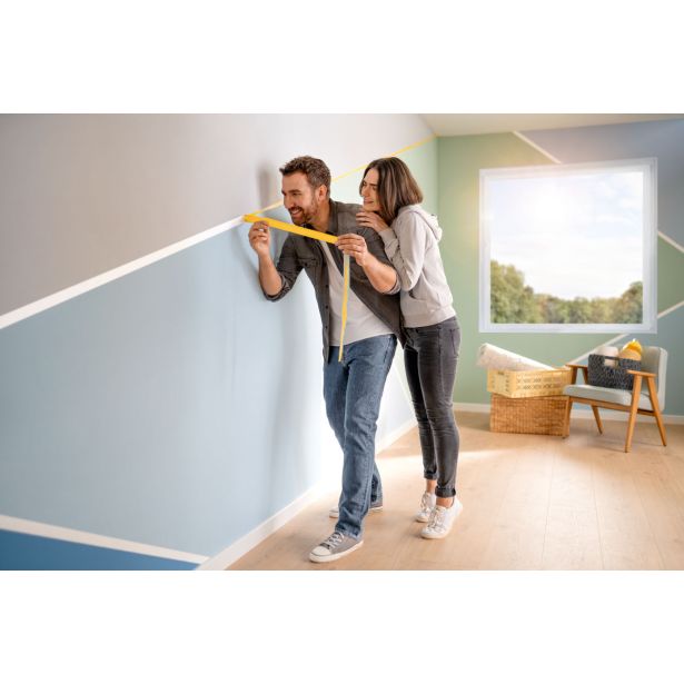 TESA ZAŠČITNI TRAK PERFECT+ 50M X 50MM, ZA KVALITETNO MASKIRANJE V NOTRANJIH PROSTORIH.