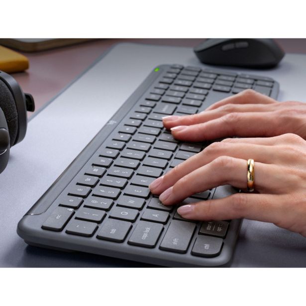 TIPKOVNICA LOGITECH MK950 SIGNATURE SLIM COMBO ČRNA