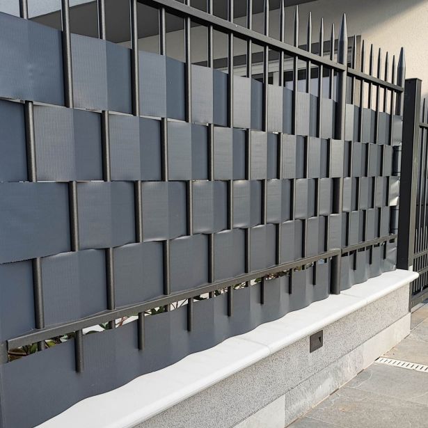 TRAK ZA OGRAJO TENAX TWIST 0.19X35 M ANTRACIT