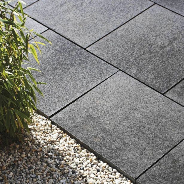 BETONSKI TLAKOVEC SEMMELROCK UMBRIANO 25/25/8 CM SIVO ANTRACITNA