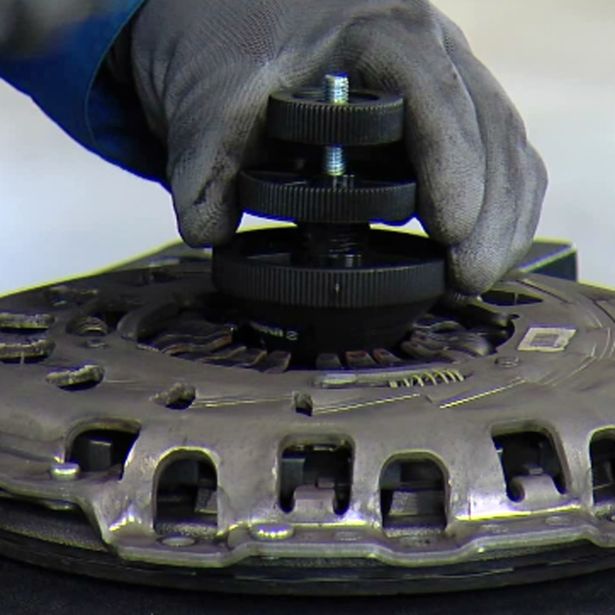 ORODJE ZA MEHANIKE UNIOR UNIV. CENTRIRNIK SKLOPKE ART. 2206