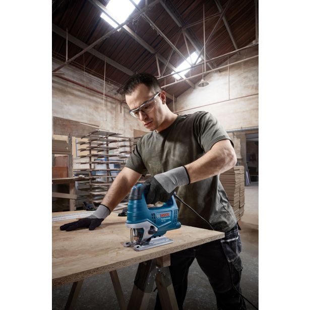 VBODNA ŽAGA GST 750 + KOVČEK