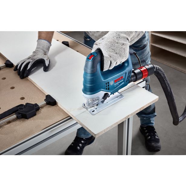 VBODNA ŽAGA GST 750 + KOVČEK