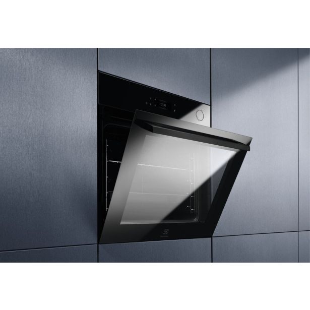 VGRADNA PEČICA ELECTROLUX EOC8P39WZ