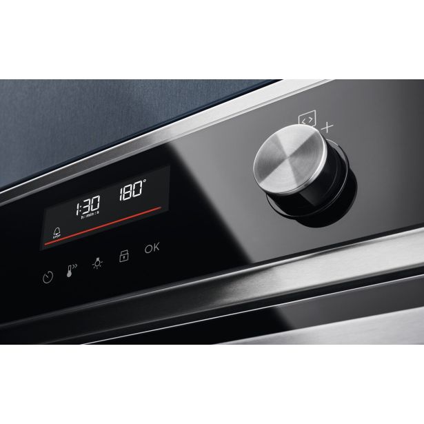VGRADNA PEČICA ELECTROLUX EOF6P76BX
