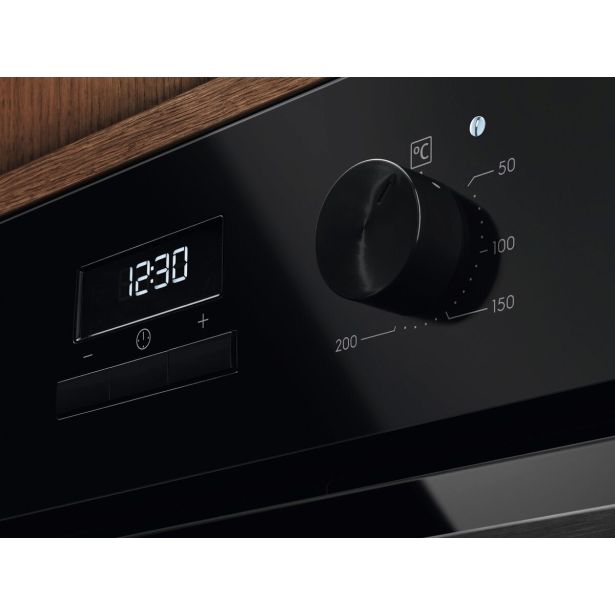 VGRADNA PEČICA ELECTROLUX LOH3H00BK