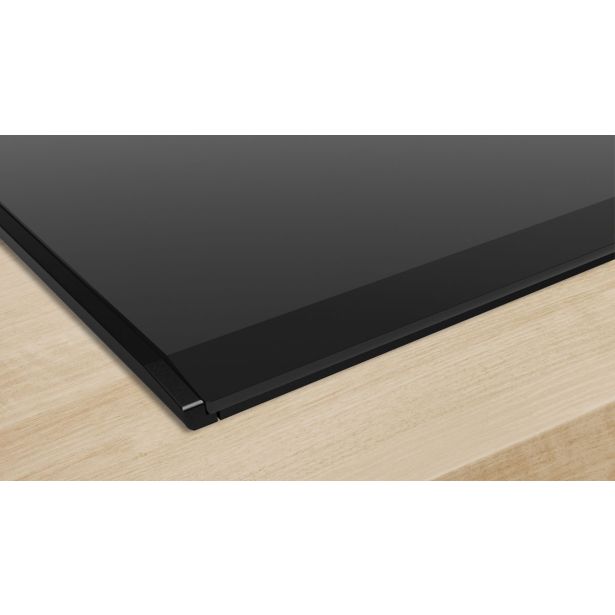 VGRADNA PLOŠČA Z NAPO BOSCH PXX895D66E Z INTEGRIRANO NAPO