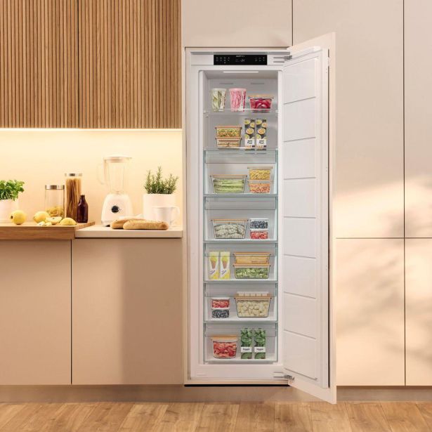 VGRADNA ZAMRZOVALNA OMARA GORENJE FNCI517E62WF