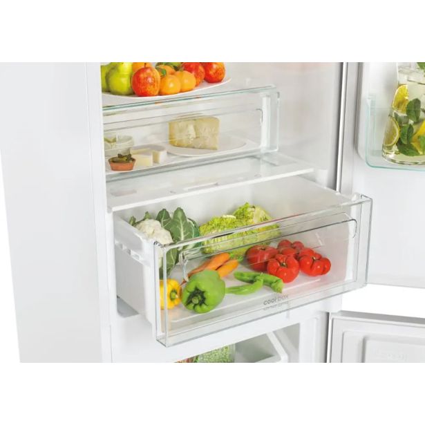 VGRADNI HLADILNIK CCUBT5519EW