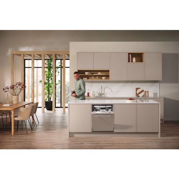 VGRADNI POMIVALNI STROJ MIELE G 5651 SCVI