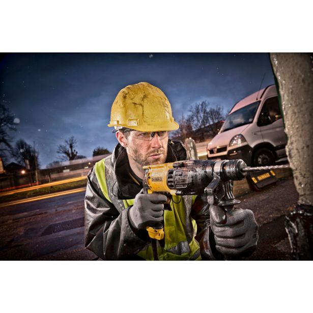 VRTALNO ELEKTRIČNO KLADIVO DEWALT D 25133K + SET