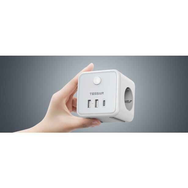 VTIČNI RAZDELILEC TESSAN 301-DE-C 3X VTIČNICA, 2X USB-A, 1X USB-C