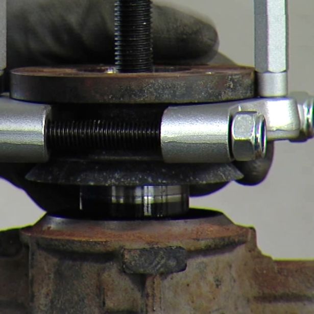 ORODJE PO NAROČILU UNIOR ZA DEMONTAŽO PESTA KOLESA