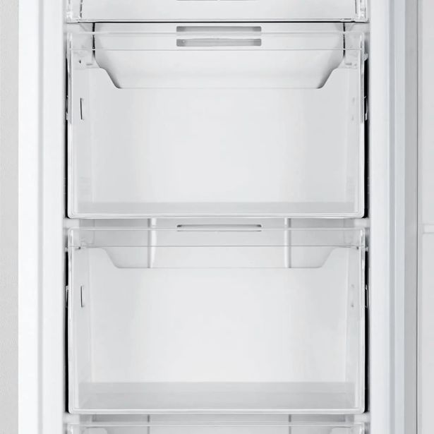 ZAMRZOVALNA OMARA GORENJE FN4172CW