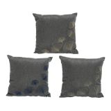 OKRASNI VZGLAVNIK DECORIS 45X45 CM, ANTRACIT Z VEZENINO GINKA, ZADRGA