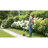 AKUML. KOSILNICA Z NITKO BOSCH UNIVERSALGRASSCUT 18-260 Z BATERIJO IN POLNILNIKOM