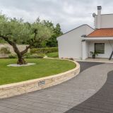 BETONSKI TLAKOVEC SEMMELROCK ASTI KOMBINIRANA OBLIKA NATURA SIVA