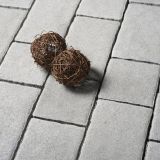 BETONSKI TLAKOVEC KOGRAD ROMANIKA SIV