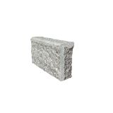 IZDELEK IZ GRANITA CESTNI ROBNIK 12X25X50CM KLESAN SVETLO SIV
