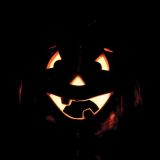 DEKOR.ZA NOČ ČAROVNIC GLOSSTYLE BUČA KERAMIČNA MGO 29 CM PREMERA