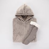 DEKORATIVNA ODEJA SVILANIT HOODIE ODRASLI ELLA GRAY&NOGAVICE