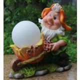 FIGURA, OKRASNA PALČEK S SAMOKOLNICO VIŠ 15 CM