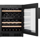 HLADILNA VITRINA HISENSE RW3N122GSLF