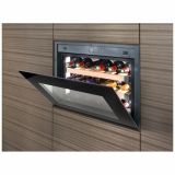 HLADILNA VITRINA LIEBHERR WKEGB 582 VGRADNA